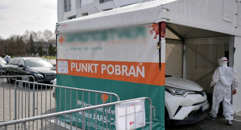 „Wydaje się, że jesteśmy już na szczycie trzeciej fali pandemii” 