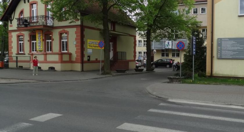 Zakaz parkowania przy szpitalu