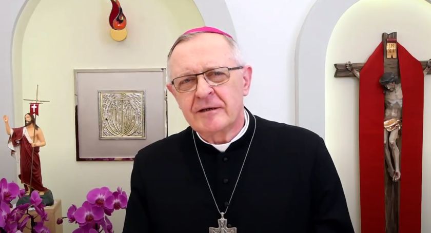Biskup Edward Dajczak złożył wiernym życzenia: Pokój Państwu na wszystkie dni wielkanocne