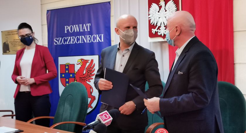 Umowa na budowę hali przy ZS1 - podpisana. Wybuduje ją szczecinecki Terbud