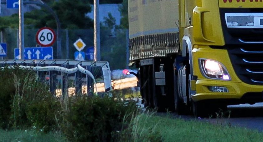Niebezpieczna ciężarówka z drewnem zatrzymana