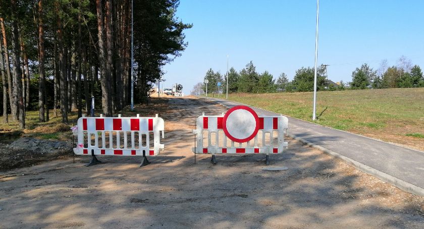 Droga zamknięta bez informacji o objeździe