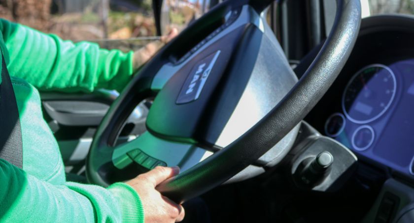 Kierowca ciężarówki, betoniarz, nauczyciel, opiekun. Oferty pracy w Szczecinku