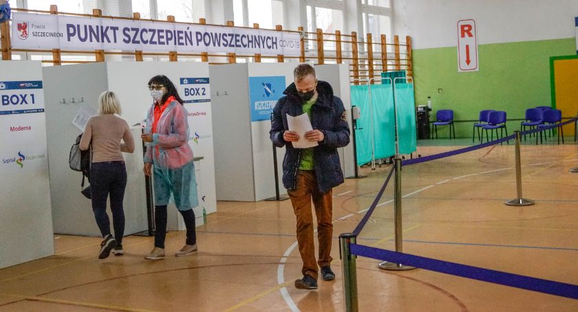 W Szczecinku ruszył Punkt Szczepień Powszechnych. Tyle, że szczepionek wystarczyłoby na jeden dzień