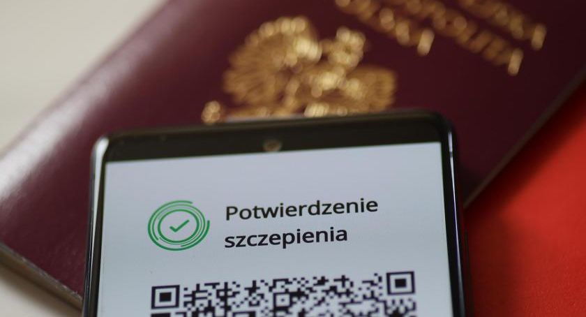 Paszport covidowy w Unii Europejskiej już w czerwcu. Także w Polsce