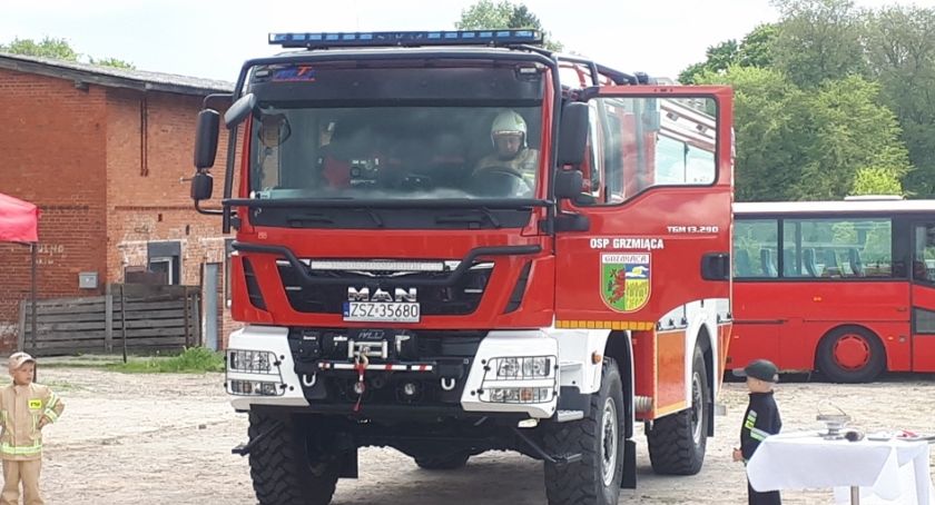 Strażacki „Rolls Royce” dla strażaków z Grzmiącej