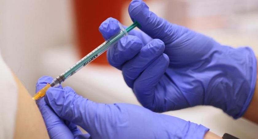 Ruszają szczepienia przeciwko COVID-19 dla młodzieży w wieku od 12 do 15 lat