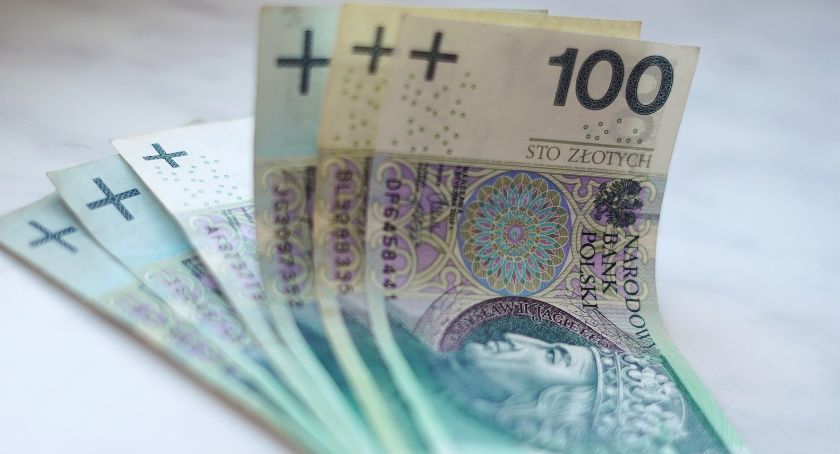 Czy 100 tys. rocznie to dużo? Ile zarabiają szefowie jednostek organizacyjnych Miasta Szczecinek?