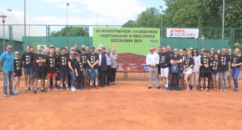 Samorządowcy z całej Polski grali w tenisa w Szczecinku