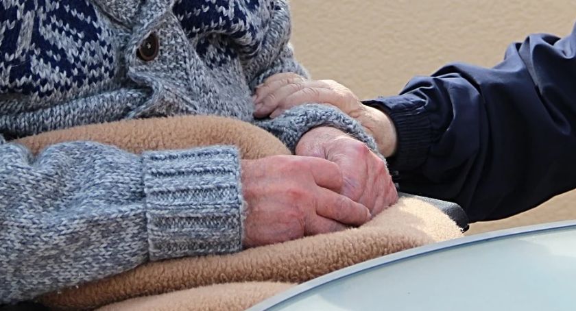 Możesz pomóc szczecineckim seniorom. Trwa projekt Caritas