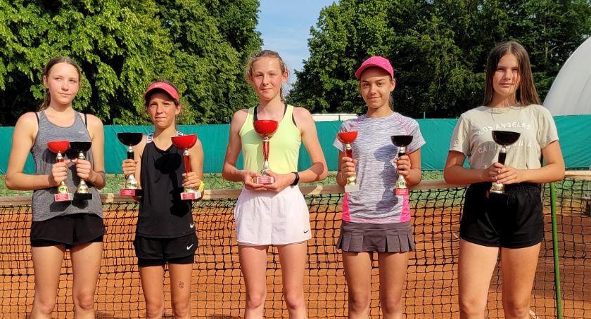 Tenis: Wojewódzki Turniej Klasyfikacyjny młodszych młodzików w grze pojedynczej i podwójnej