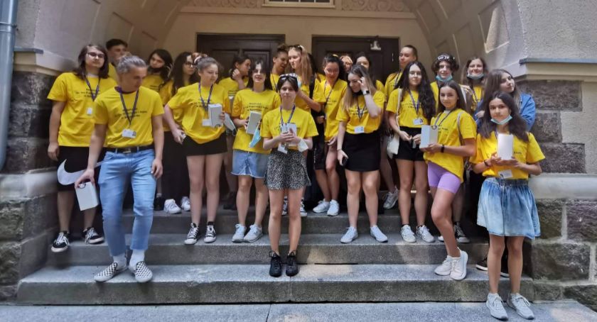 Uczniowie z I LO zbierali pieniądze dla szczecineckiego Hospicjum