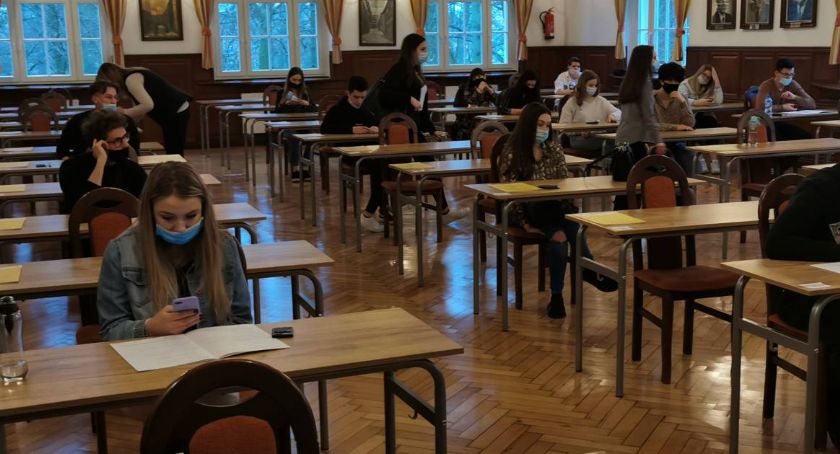 Wyniki matur 2021 w Szczecinku. Za dobrze to nie wygląda