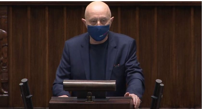 Poseł Douglas o przejęciu szpitali przez rząd: Uciekacie od odpowiedzialności 