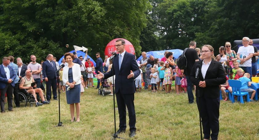 Czy dzieci poniżej 12 roku życia też będą szczepione? Premier zabrał głos