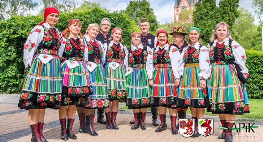 K. Berezowski: Folklor pod zamkiem!