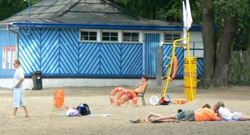 W Trzesiecku kąpać się można, ale nie do końca być na plaży