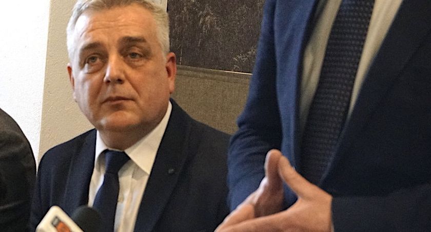 Podwyżka dla burmistrza i radnych? Czy tak jak poseł Douglas nie będą jej chcieli?