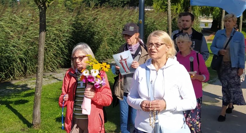 Chcą przypomnieć o historii wzgórza. Kolejna pielgrzymka przeszła na Marientron