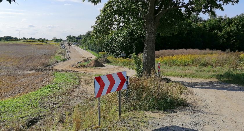 Wieś z miastem połączy się... wokół drzewa