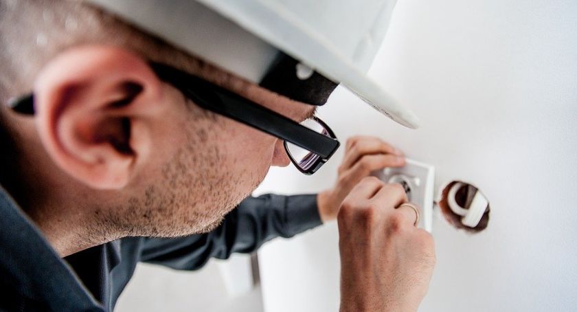 Elektryk, kelner, kierowca, nauczyciel. Nowe oferty pracy w Szczecinku