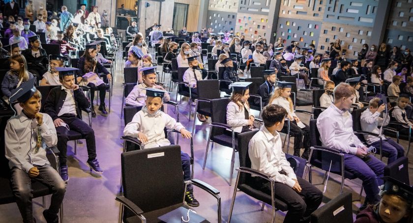Koszaliński Uniwersytet Dzieci i Młodzieży w Szczecinku przywitał małych studentów po raz piąty