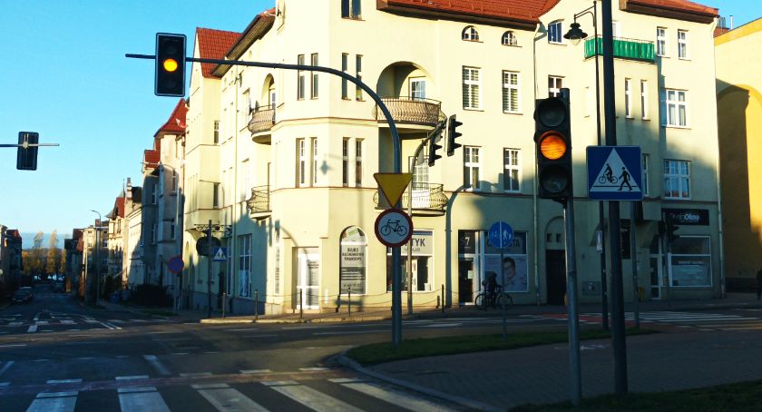 Pada deszcz, światła przestają działać. Co dalej?