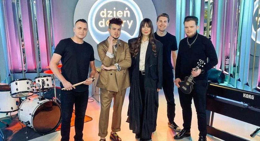 Kamil Kowalski i Bela Komoszyńska na scenie „Dzień Dobry TVN”