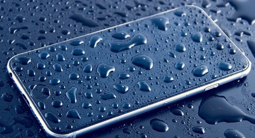 Wodoodporność iPhone – hit czy mit?