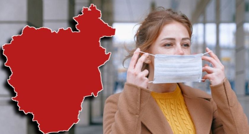Dużo zakażeń, kolejne zgony. Czwarta fala w powiecie skończy się w grudniu?