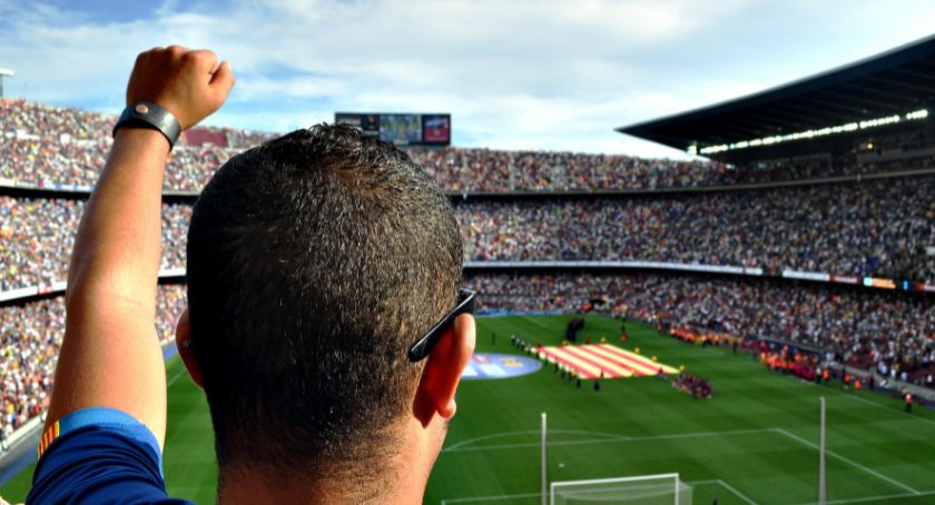 Barcelona bliska przejęcia Cesara Azpilicuety