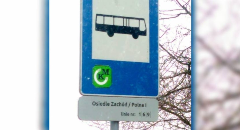 Już nie pomylisz autobusu. Nowe tabliczki na przystankach