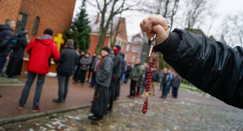 W Nowy Rok kolejny „Męski Różaniec” przejdzie ulicami Szczecinka