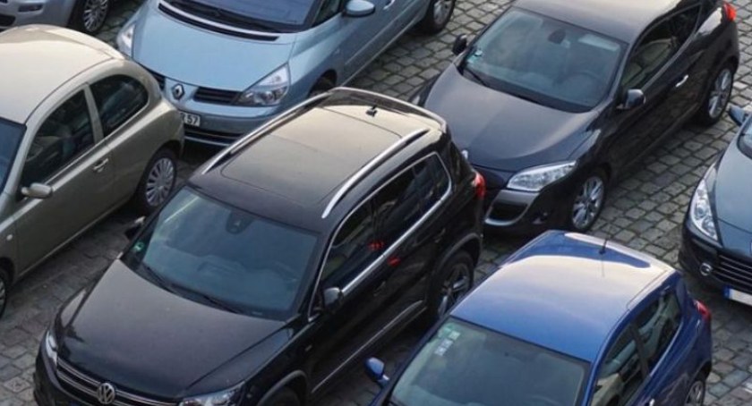 W 2021 roku mniej wypadków. Najwięcej kolizji na ciasnych parkingach