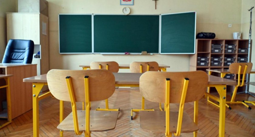 Uczniowie wrócili do szkół. Czarnek: To duży sukces