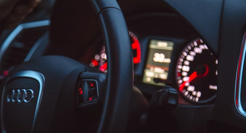 Pędził 109 km/h przez Marcelin. Dostał 1500 zł mandatu i stracił prawko