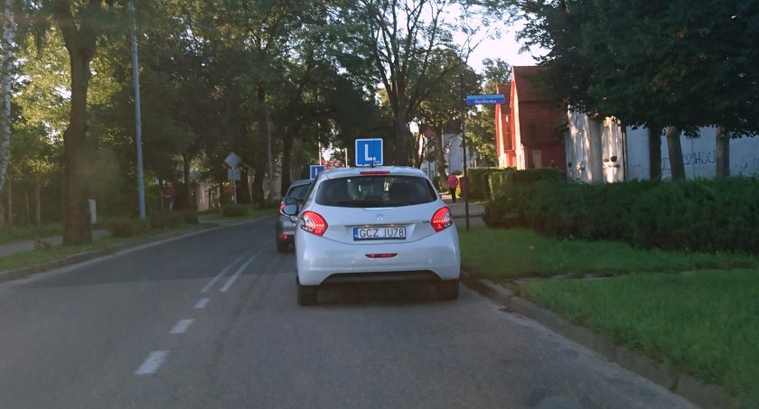 Księgowa, instruktor nauki jazdy, konserwator. Oferty pracy w Szczecinku