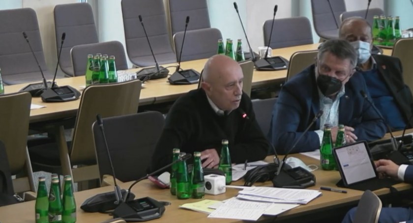 Lekarze zbadają zakażonych seniorów w domu? Hardie-Douglas: To absurdalny pomysł