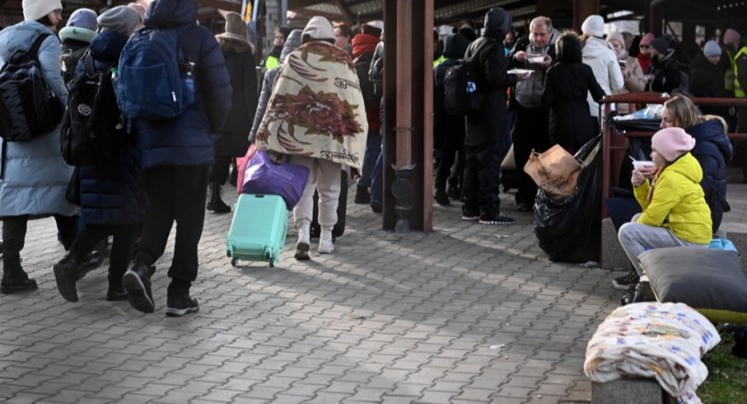 Jak pomagać? „Jeśli potrzebne są powerbanki, trzeba przekazać tę rzecz, a nie niepotrzebny sweter