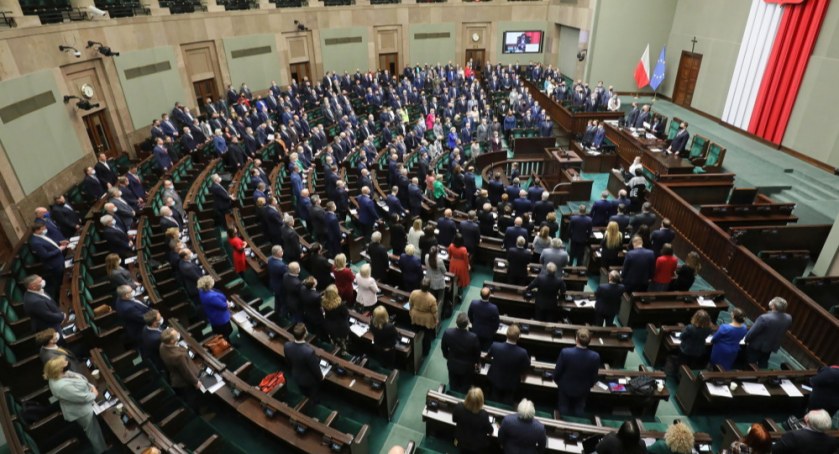 Sejm uchwalił ustawę o pomocy obywatelom Ukrainy