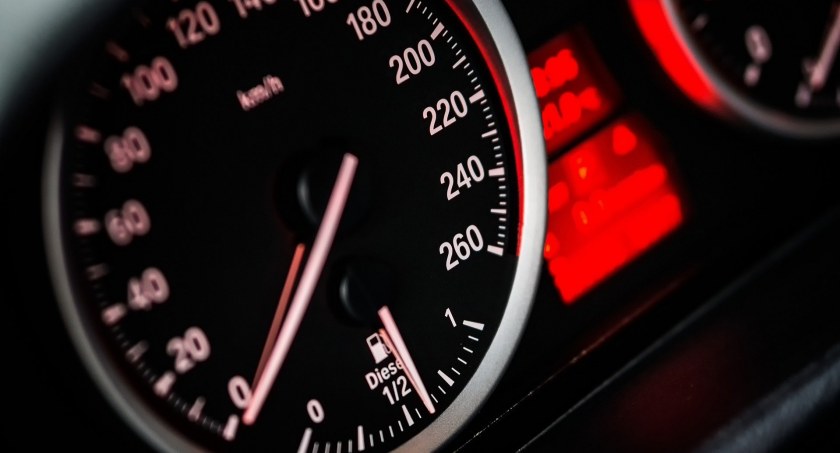 Pędził 106 km/h. Dostał 1,5 tys. zł mandatu