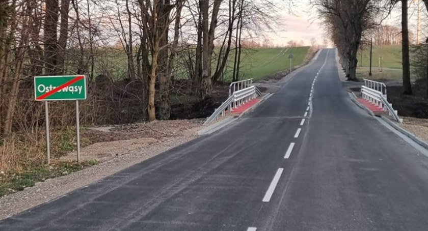 Z Ostrowąsów już po nowej drodze