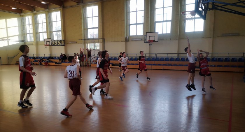 EMET Basket Szczecinek wygrywa w Stargardzie