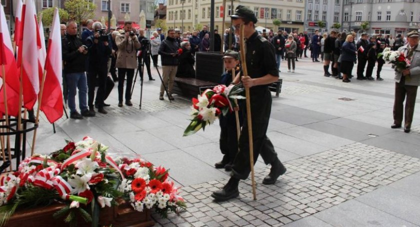 3 Maja w Szczecinku. Burmistrz Szczecinka i parafia Narodzenia NMP zapraszają