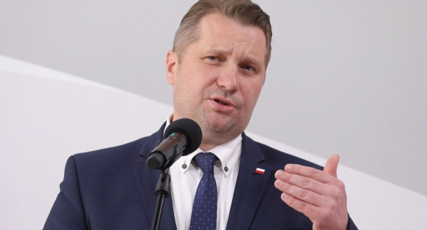 Czarnek o podwyżkach dla nauczycieli: Zamiast manipulacji faktami lepiej wrócić do rozmów