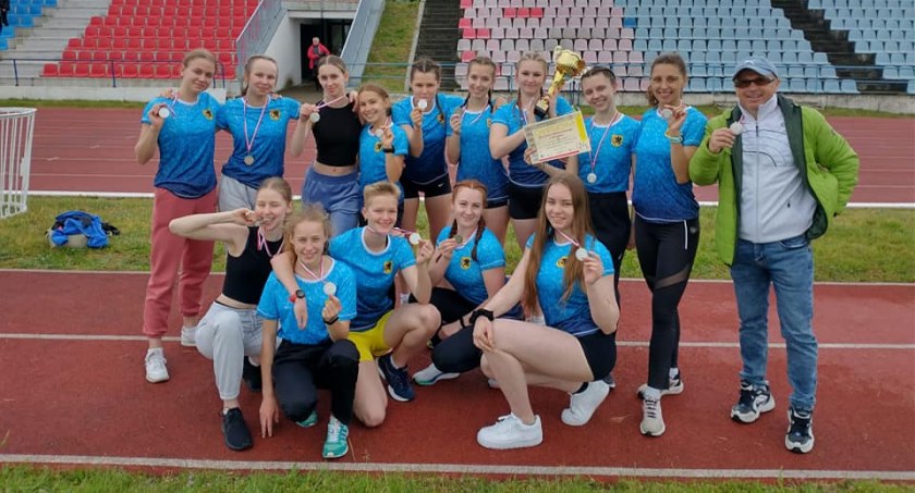 Dziewczyny z I LO obroniły wicemistrzostwo województwa
