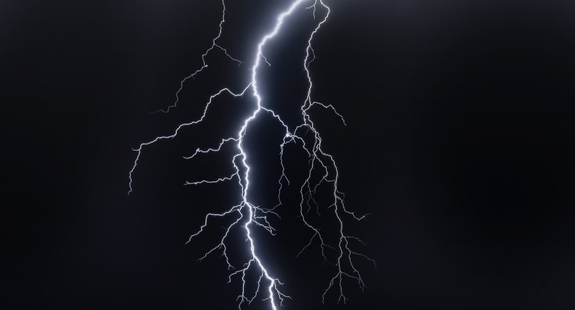 Ostrzeżenie meteo dla powiatu. Będą burze