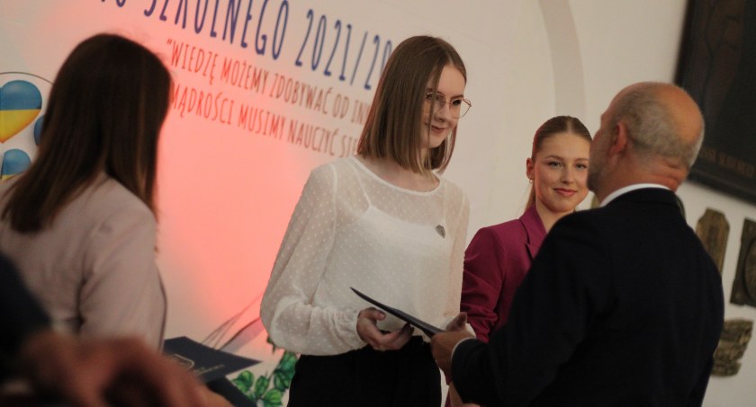 Poznaliśmy najlepszych uczniów powiatu szczecineckiego w roku szkolnym 21/22