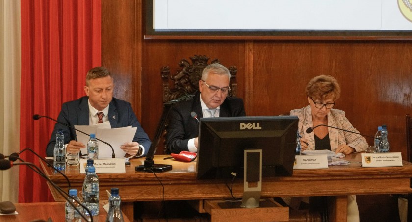 Burmistrz Szczecinka z absolutorium 