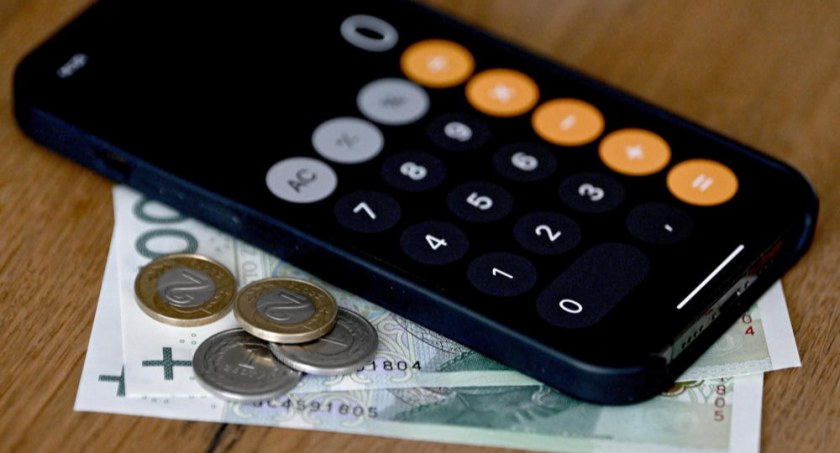 Raty kredytów znowu w górę. Ekspert: Po wakacjach kolejne podwyżki stóp procentowych